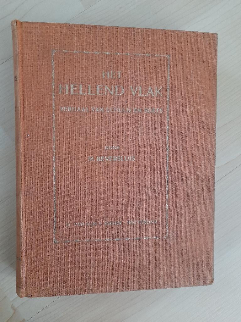 HET HELLEND VLAK  M Beversluis, Boeken, Ophalen of Verzenden, Gelezen
