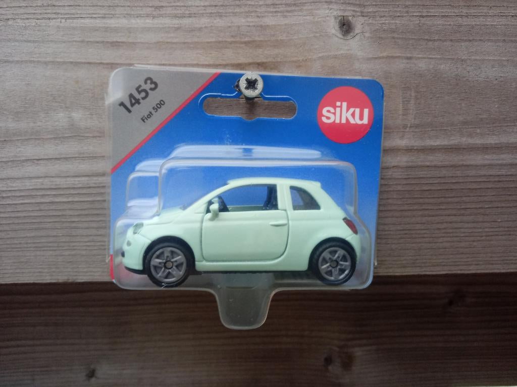 Fiat 500 + Vespa 125 GTS Siku 1453+1296, Hobby en Vrije tijd, Modelauto's | Overige schalen, Nieuw, Auto, Ophalen