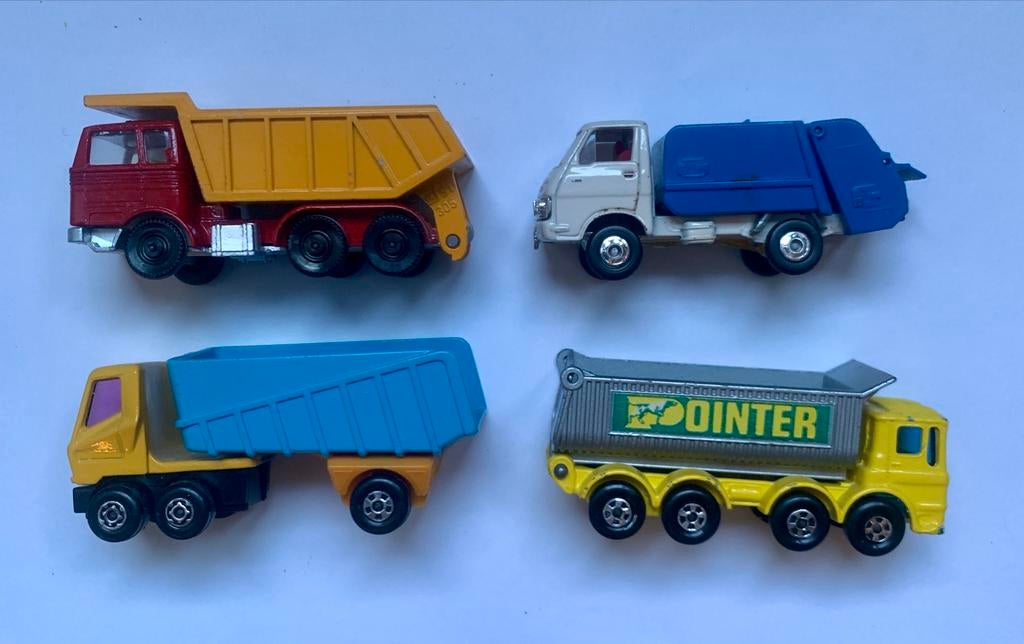 Set van 4 vintage speelgoed vrachtwagens Efsi Tomica, Ophalen of Verzenden, Gebruikt, Bus of Vrachtwagen, Overige merken