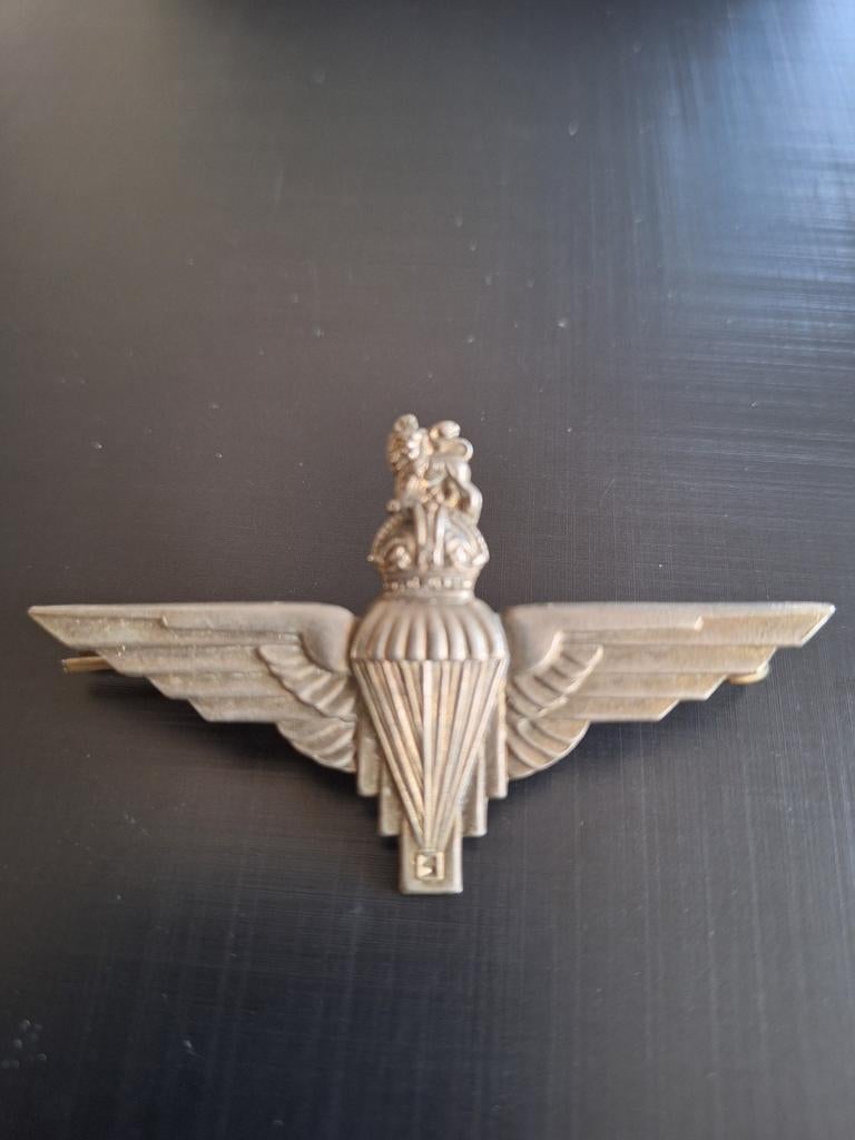 BRITS WW2 PARACHUTE EMBLEEM, Ophalen of Verzenden, Engeland, Embleem of Badge
