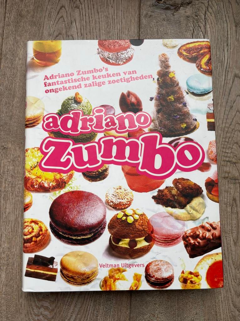Adriano Zumbo's fantastische zoetigheden - Kookboek, Ophalen of Verzenden, Zo goed als nieuw, Overige gebieden, Taart, Gebak en Desserts