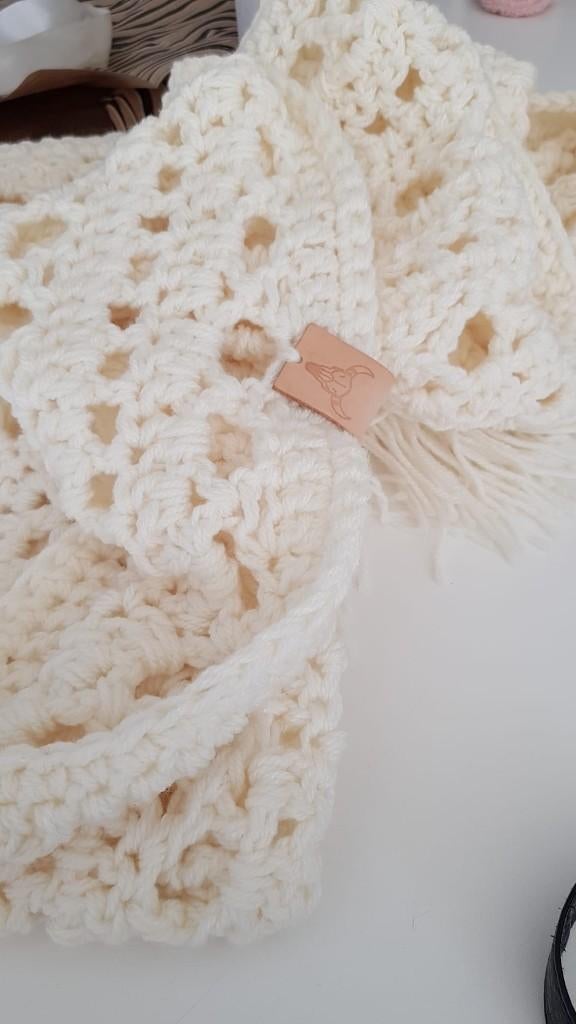 Mooie Nieuwe Ibiza witte Sjaal, Ophalen of Verzenden, Nieuw, Maat 46/48 (XL) of groter, Sjaal