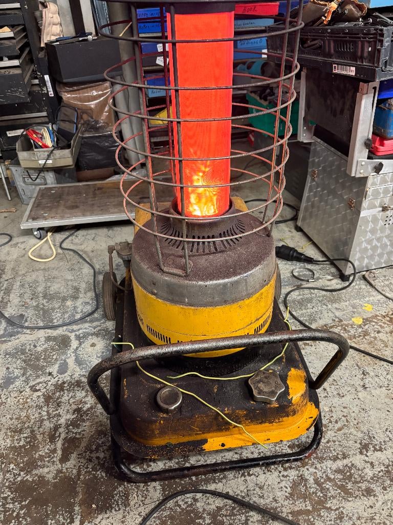 Schuur of garage kachel, Ophalen, Oliekachel, Gebruikt, Vrijstaand