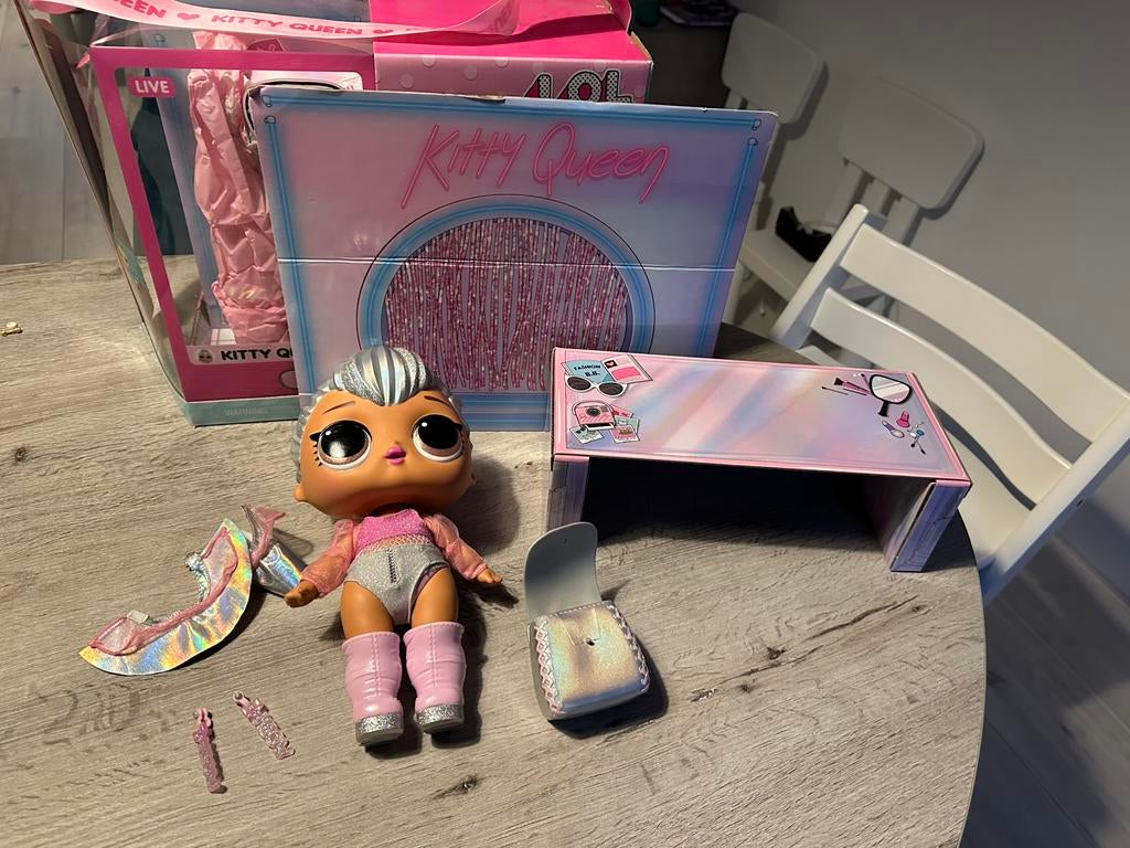 L.O.L. Supise hello kitty, Ophalen, Gebruikt