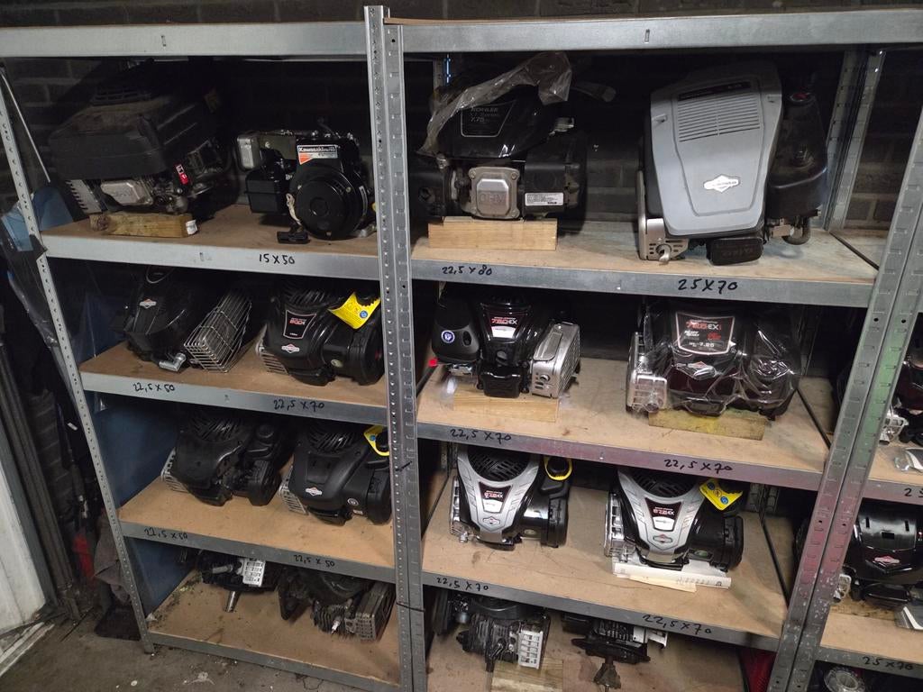 Nieuwe Briggs & Stratton/Kawasaki Motoren - 17 stuks, Tuin en Terras, Ophalen, Cirkelmaaier, B&s, Briggs Stratton