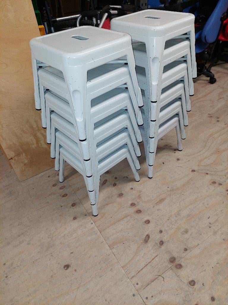 Set van 12 Legend kids krukjes wit - zithoogte 31cm, Ophalen, Zo goed als nieuw, IJzer