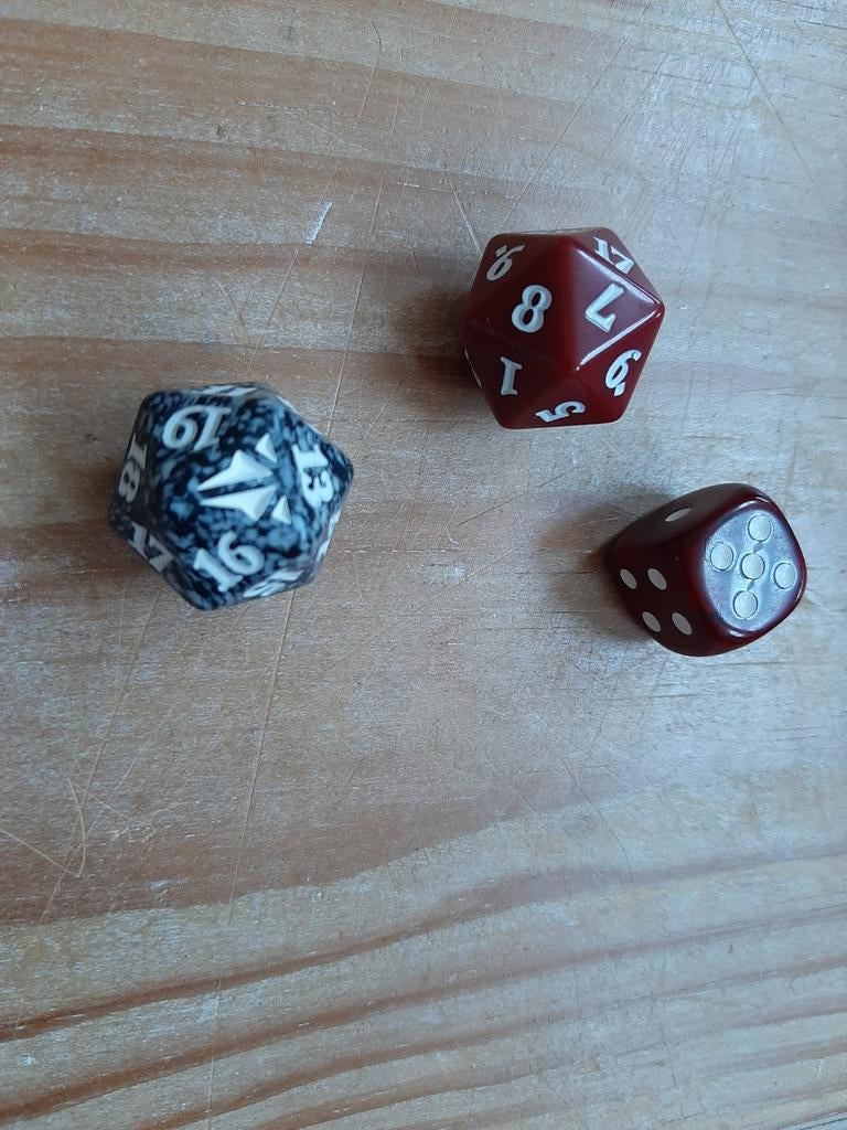 Magic the Gathering dobbelstenen, Ophalen of Verzenden, Zo goed als nieuw, Overige typen