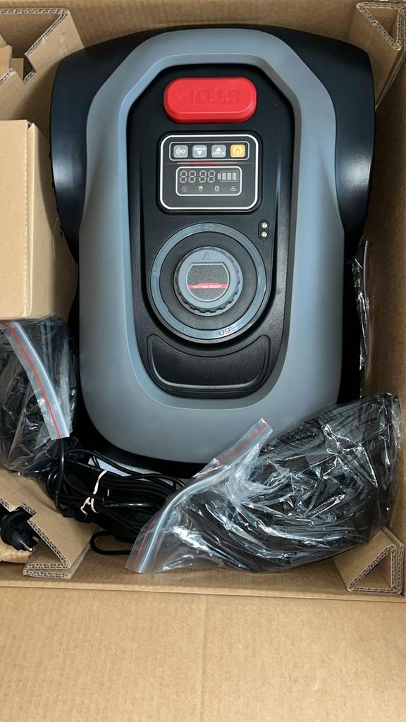 Nieuwe Robotmaaier - 300m2, Ophalen of Verzenden, Nieuw, 20 tot 25 cm, Met regensensor