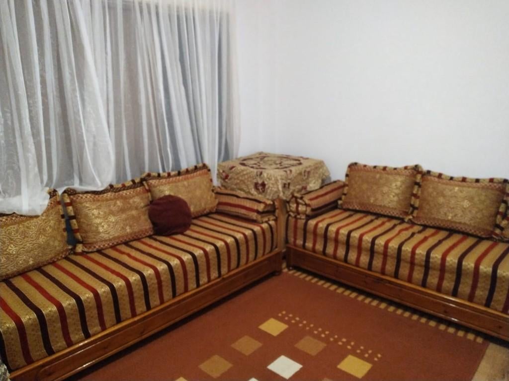Marokkaanse bank, Ophalen, Zo goed als nieuw, Stof