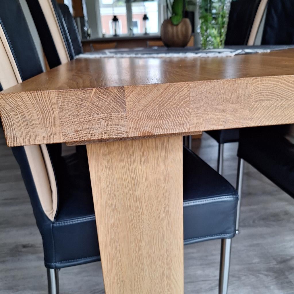 Vol eiken tafel., Huis en Inrichting, Ophalen, Zo goed als nieuw