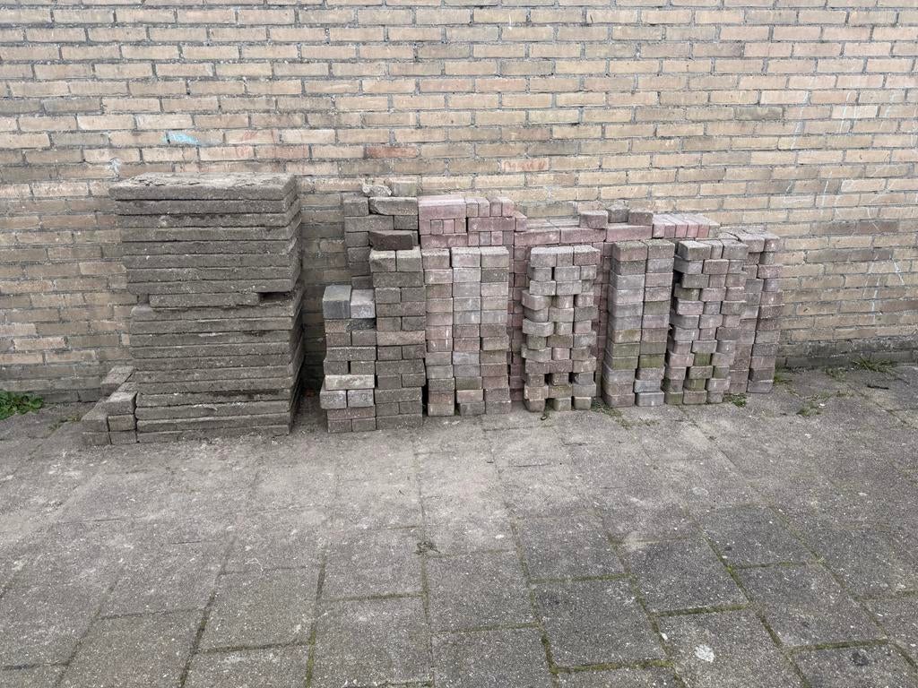 Diverse gebruikte betontegels en klinkers, Ophalen, Gebruikt, Overige typen, 10 m² of meer