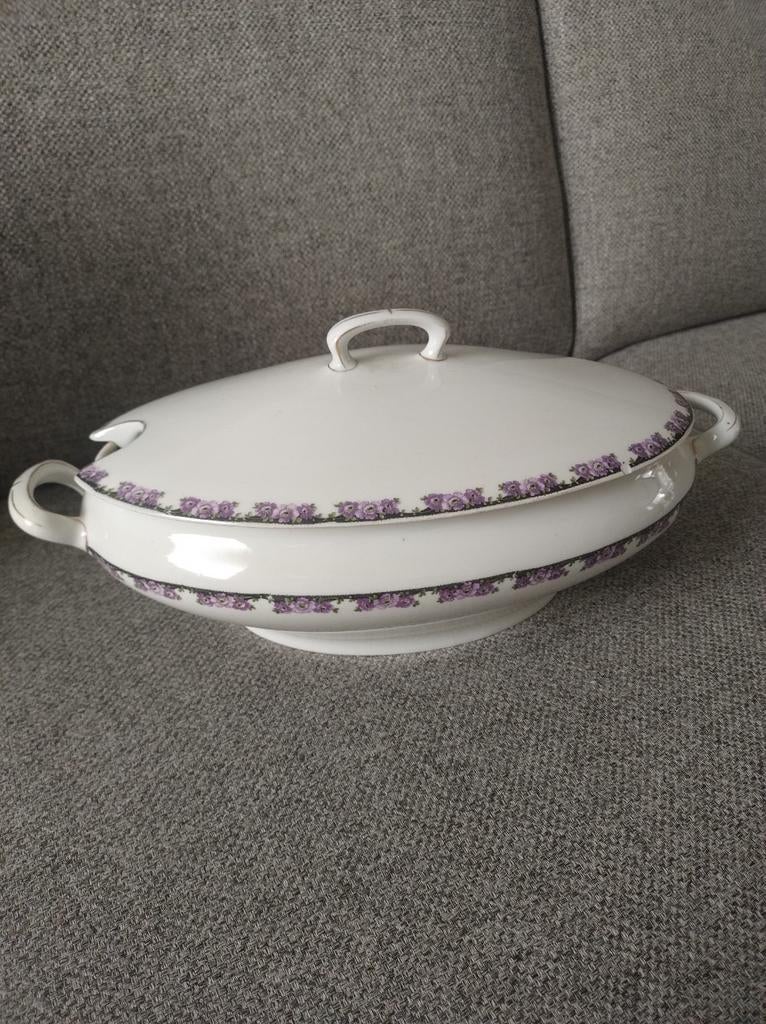 Antieke ovale soepterrine. Porcelein., Ophalen