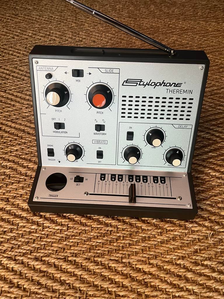 Stylophone Theremin - Als nieuw, inclusief doos, Muziek en Instrumenten, Ophalen of Verzenden, Zo goed als nieuw, Overige aantallen