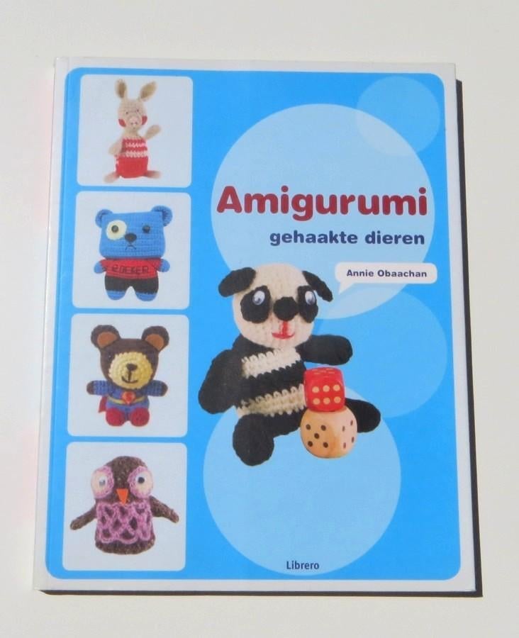 Amigurumi boek M4344: Annie Obaachan - gehaakte dieren 14+, Boeken, Breien en Haken, Ophalen of Verzenden, Zo goed als nieuw, Annie Obaachan