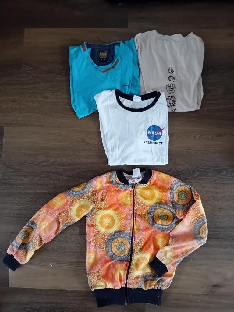 jongens kleding 3 t shirts en vestje/jasje m/l house of rah, Ophalen of Verzenden, Zo goed als nieuw