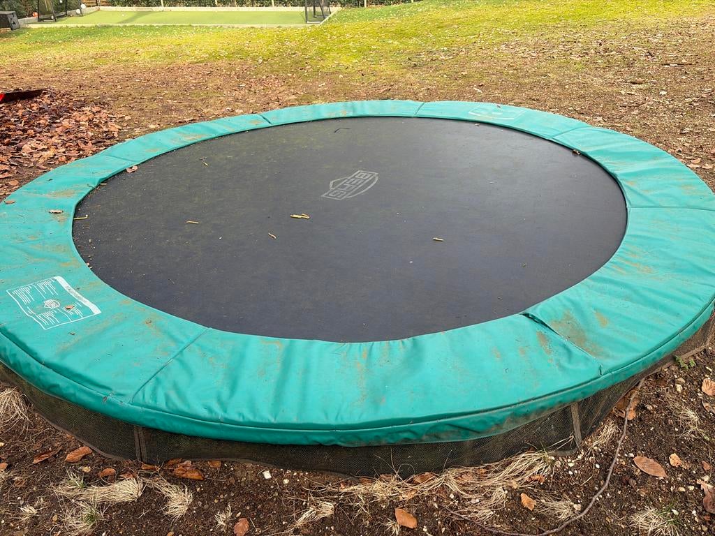 Gratis Berg trampoline 350cm met klein scheurtje, Ophalen of Verzenden, Gebruikt