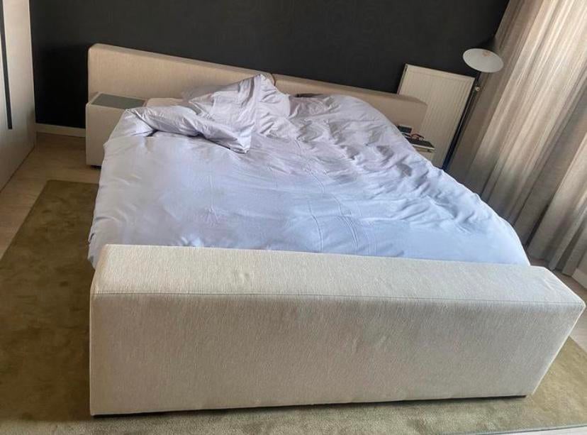 Luxe design crème boxspring ligmaat= 180x 210 Pullman hotel, Huis en Inrichting, 210 cm, Tweepersoons, Ophalen of Verzenden, Zo goed als nieuw