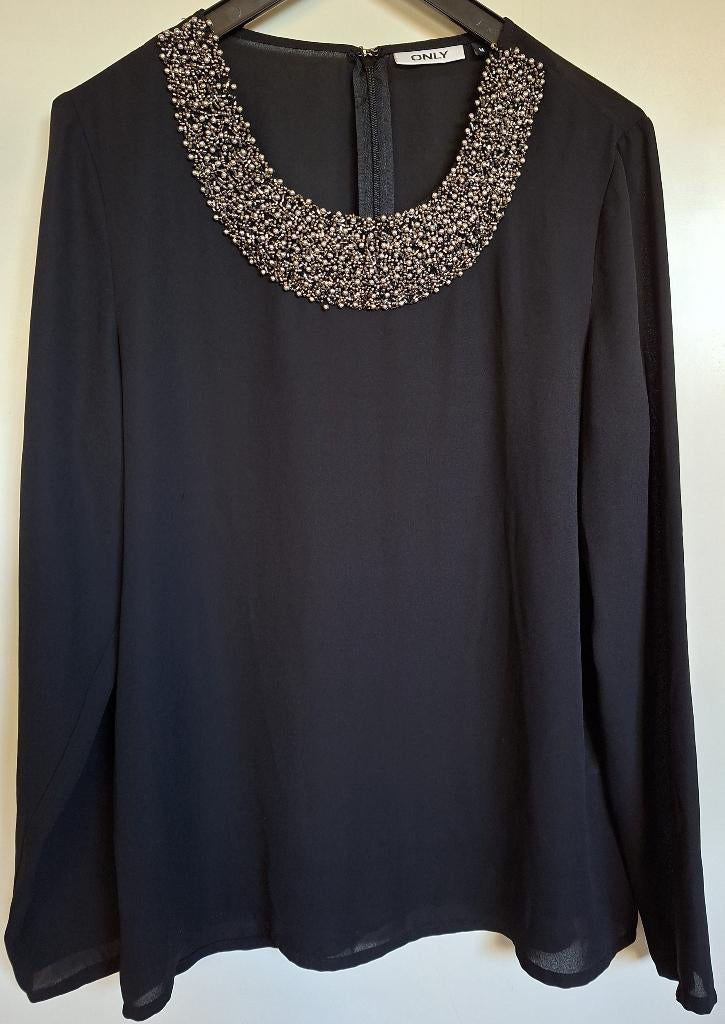 Chique Blouse met Zilverkleurige Kralen Boord. Maat M., Kleding | Dames, Blouses en Tunieken, Maat 38/40 (M), Only, Zwart, Ophalen of Verzenden