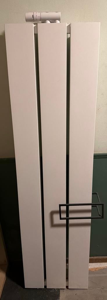 Designradiator met handdoekdroger en thermostaat, Ophalen, 500 tot 800 watt, Hoog rendement (Hr), Radiator