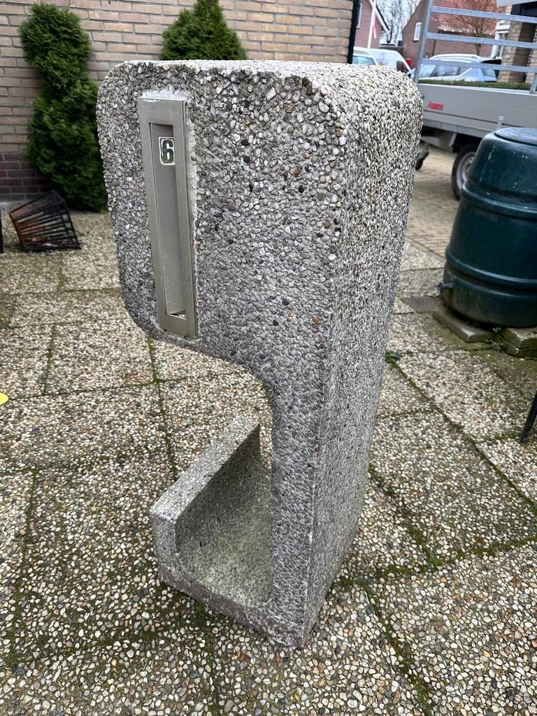 Vintage vrijstaande brievenbus, Tuin en Terras, Ophalen, Gebruikt, Beton, Staande brievenbus