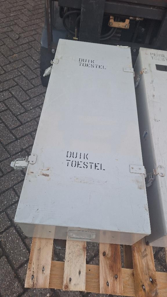 Metalen kist, leger kisten, Ophalen, Kist of Geocache, Nederland, Industriepark 2a 9351PA Leek