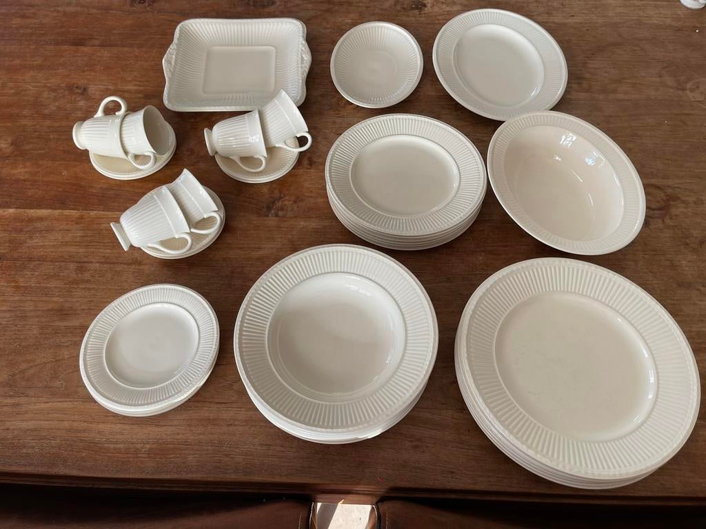 Wedgwood edme servies 6 persoons, Huis en Inrichting, Keuken | Servies, Ophalen of Verzenden, Zo goed als nieuw, Wedgwood, Aardewerk