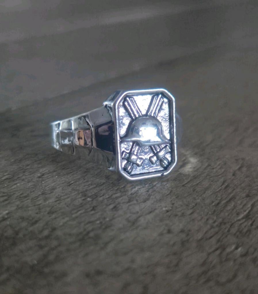 Duitse helm ring, Verzamelen, Militaria | Tweede Wereldoorlog, Verzenden, Duitsland, Overige typen