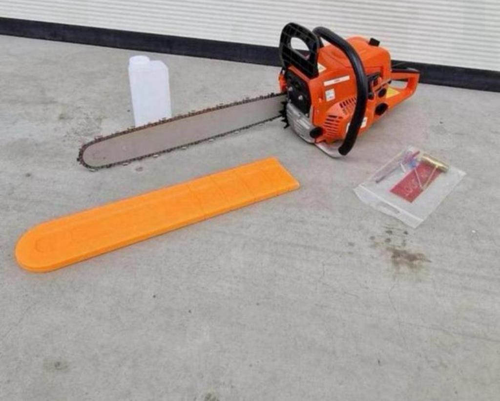 Nieuwe motorzaag kettingzaag benzine nieuw in doos, Doe-het-zelf en Verbouw, Gereedschap | Zaagmachines, Ophalen, Kettingzaag