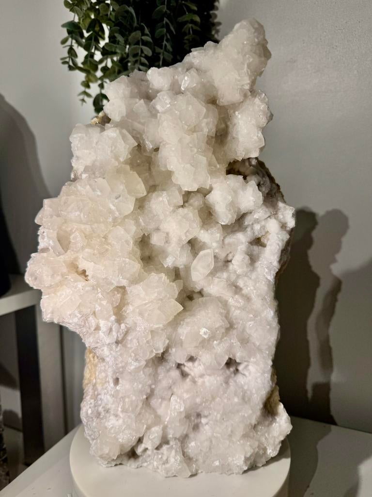 Witte calciet XL 33cm UV reactief, Verzamelen, Mineralen en Fossielen, Ophalen of Verzenden