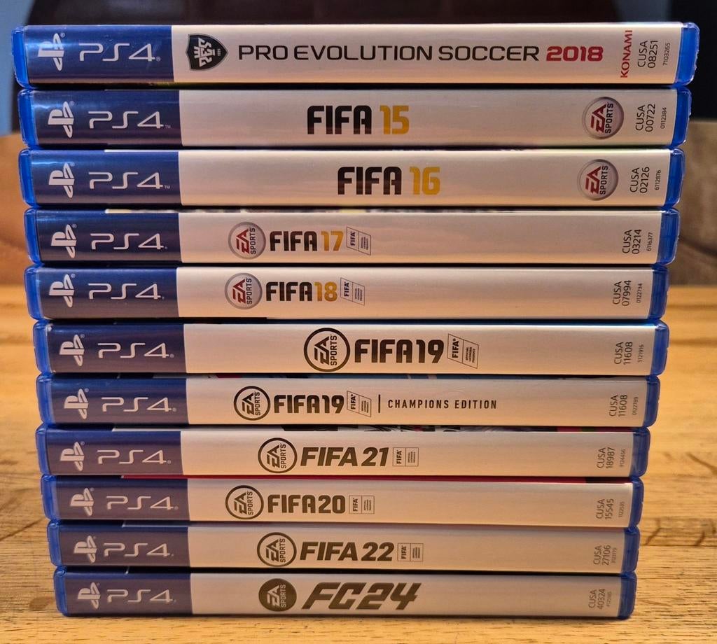 Grote PS4 voetbalgame collectie: FIFA, FC24 & PES 2018, Ophalen, Gebruikt, Eén computer, Sport