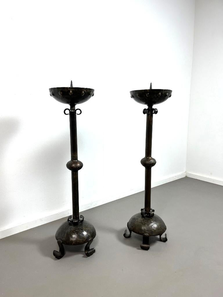 brutalistische smeedijzeren kerk kaarsen kandelaars ca 1970., Antiek en Kunst, Ophalen of Verzenden, Koper of Brons