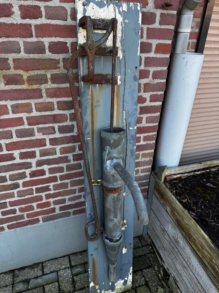 Antieke koperen waterpomp, Tuin en Terras, Waterpompen, Ophalen, Gebruikt, Handmatig, Bronpomp