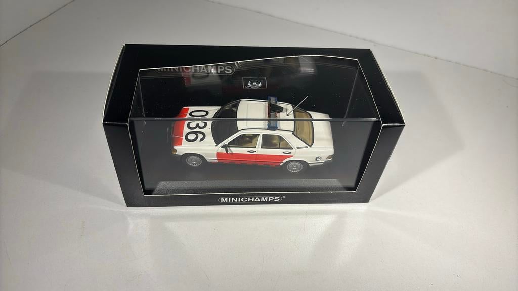 Mercedes benz 190E rotterdam city police 1988 minichamps, Auto, Ophalen of Verzenden, MiniChamps, A