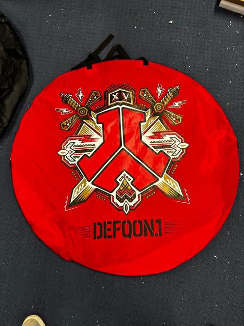 ZGAN! Pop-up tent Defqon 1 nette tent rood €85,99, Ophalen, Zo goed als nieuw, Tot en met 2