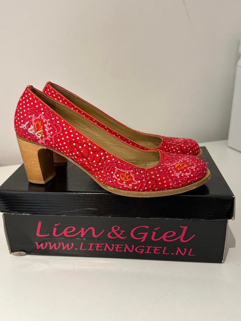 Pumps Lien&Giel rood met stippen maat 39, Kleding | Dames, Schoenen, Ophalen, Gedragen, Rood, Pumps