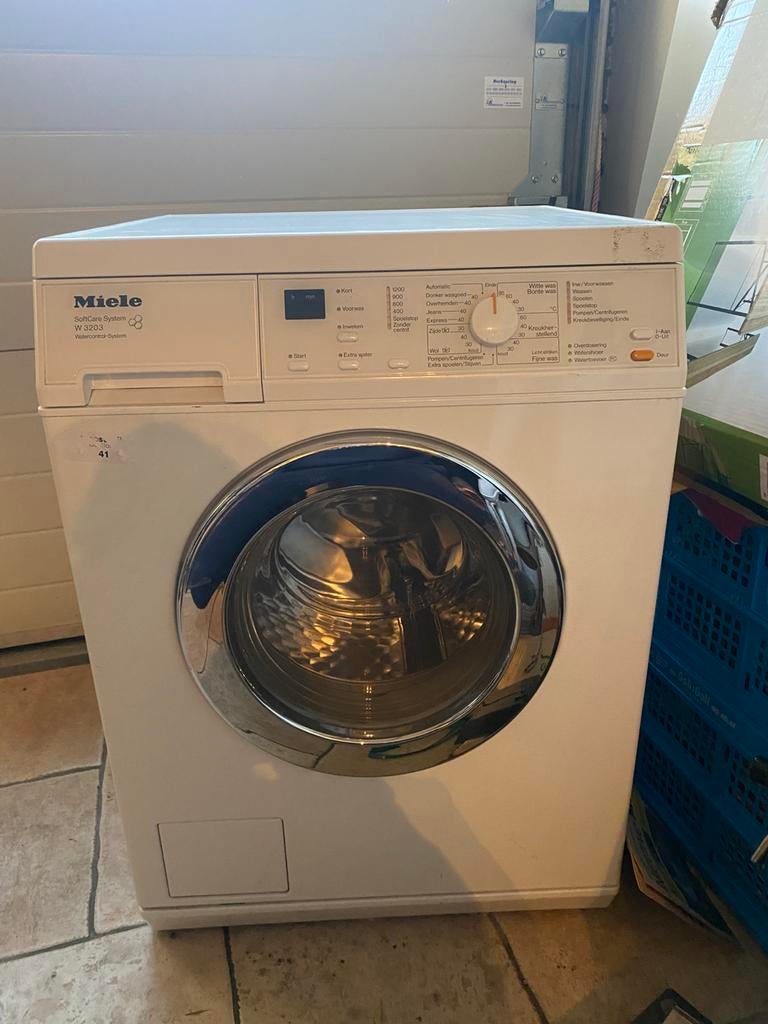 Miele wasmachine w3203, Witgoed en Apparatuur, Wasmachines, Ophalen, Zo goed als nieuw, 1200 tot 1600 toeren, 85 tot 90 cm