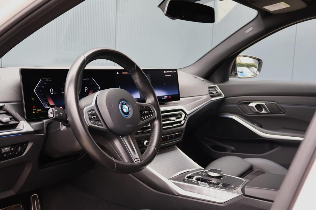 BMW 3 Serie Touring 320e | M Sport LCI | Leer / Alcantara |, 1998 cc, Gebruikt, 4 cilinders, Met garantie (alle)