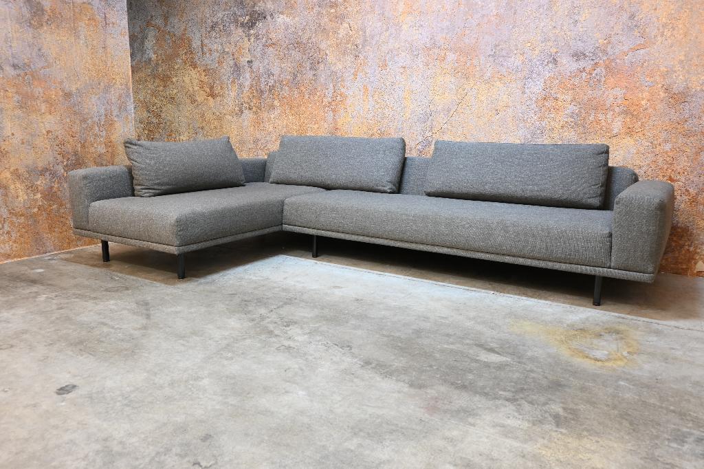 ZGANieuw! fraaie stoffen Design on Stock Cascade hoekbank, Huis en Inrichting, Banken | Bankstellen, Design on Stock, Hoekbank