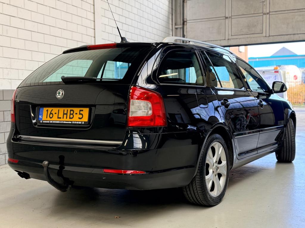 Skoda Octavia Combi 1.4 TSI Elegance Automaat, Euro 5, Stof, Gebruikt, 4 cilinders