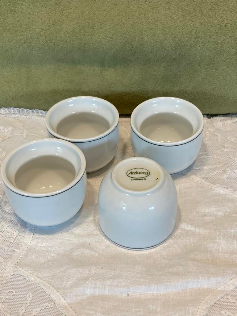 Eierdopje Arzberg (240723), Huis en Inrichting, Keuken | Servies, Ophalen of Verzenden, Zo goed als nieuw, Porselein, Overige stijlen