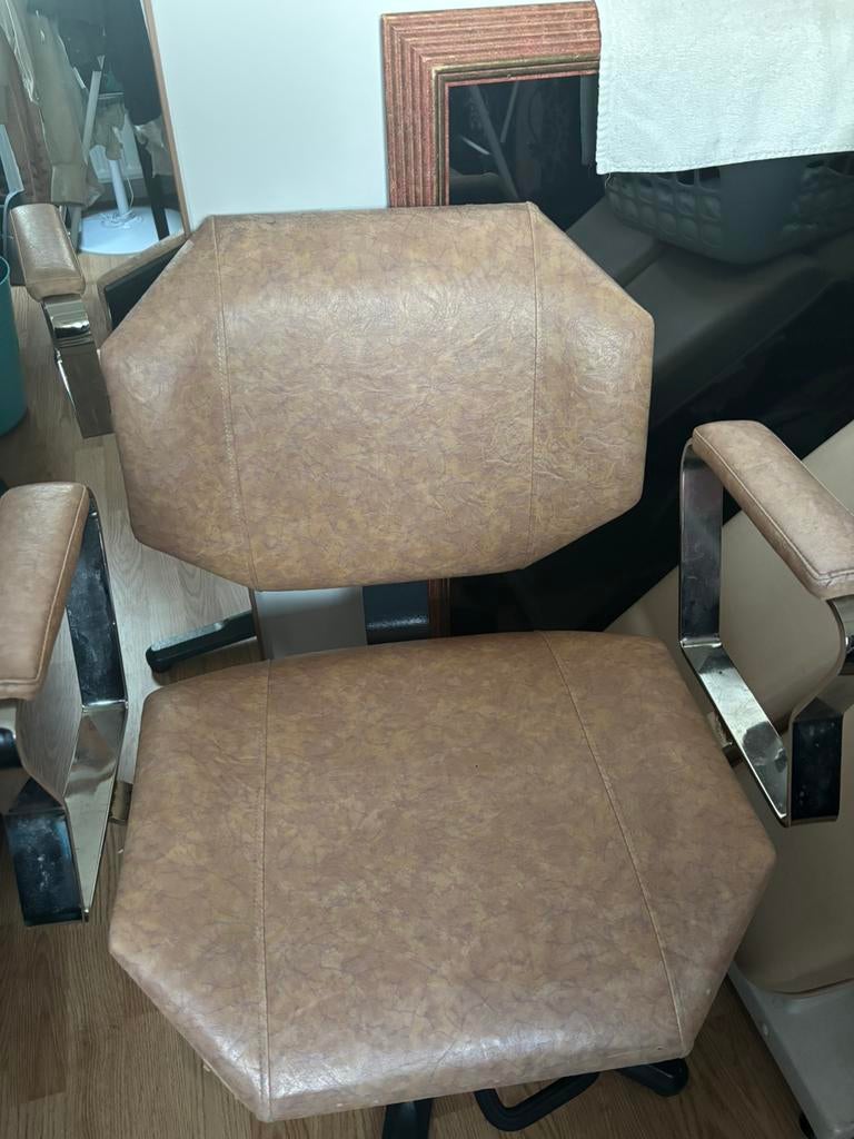 €17 Wenkbrauwen epileer kappers stoel weinig gebruikt, Ophalen, Gebruikt