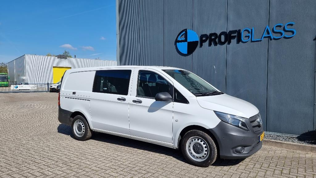 Dubbele cabine voor de Mercedes-Benz Vito L2H1, Ophalen