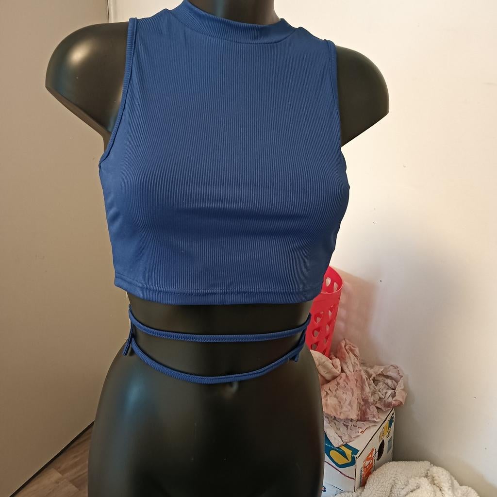 Zgan Blauwe geribbelde crop top met bandjes maat M, Kleding | Dames, Tops, Blauw, Zo goed als nieuw, Zonder mouw, Shein
