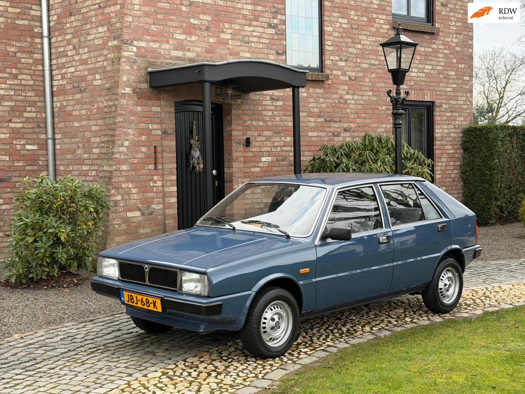 Lancia Delta 1.3 5-speed zeer mooi! Bouwjaar 1980, Auto's, Lancia, Voorwielaandrijving, 4 cilinders, Blauw, 539 kg