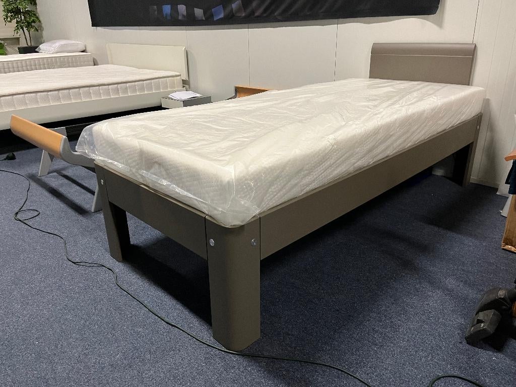 Auping Auronde 2000 (90x210cm).