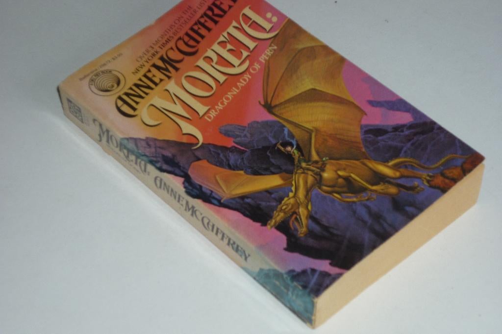 Anne McCaffrey: Moreta – Dragonlady of Pern, Ophalen of Verzenden, Gelezen