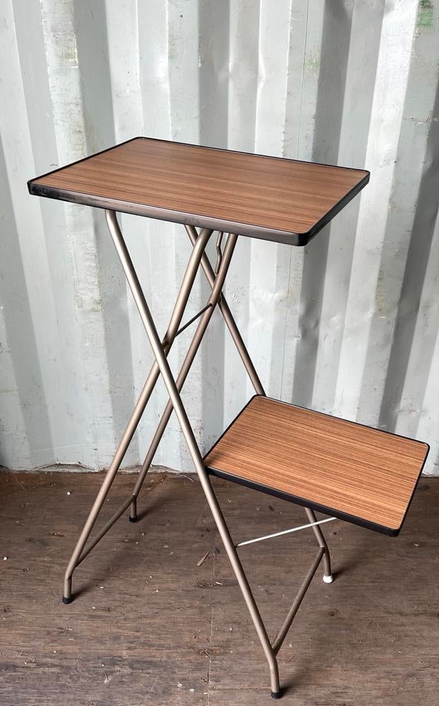 Opvouwbaar dia projector standaard met twee niveaus, Audio, Tv en Foto, Projectieschermen, Ophalen, Gebruikt