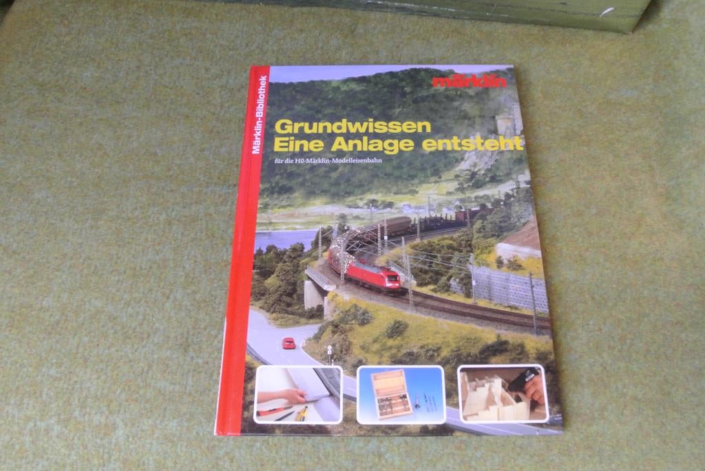 Grundwissen Eine Anlage entsteht, Märklin Bibliothek, Wisselstroom, Zo goed als nieuw, Märklin, Boek, Tijdschrift of Catalogus
