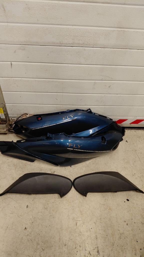 Piaggio oud fly kappensetje achter, Fietsen en Brommers, Brommeronderdelen | Scooters, Ophalen of Verzenden, Zo goed als nieuw