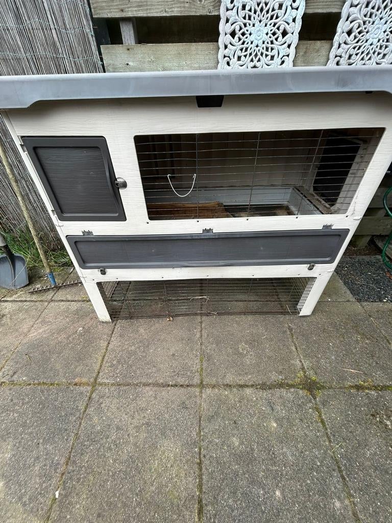 Kunstof konijnen kooi in prima staat, Ophalen, Kooi, 110 cm of meer, 60 tot 90 cm